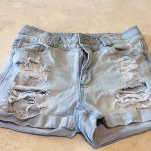 Distressed shorts sz6 juniors